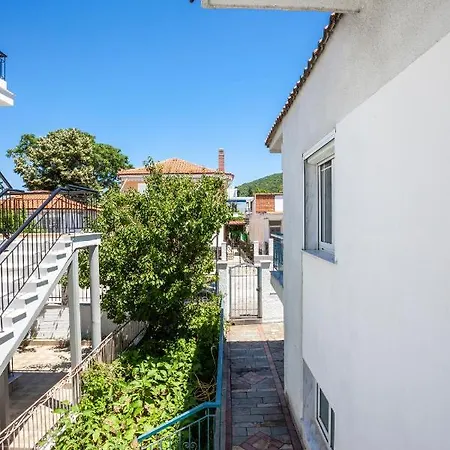 Istoria Residences * ستافروس