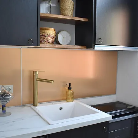 Istoria Residences ستافروس