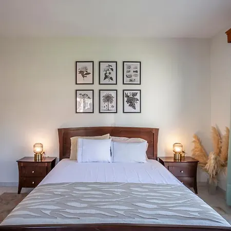 Istoria Residences בית נופש סטאברוס